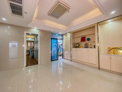 顺德大良东区整租 美的广场(擎峰)7室2厅/438平/低楼层