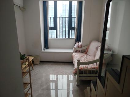 港口保利国际整租 中海世纪荟1室1厅/20平/高楼层