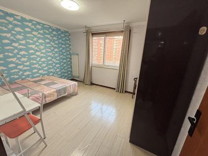 丰台成寿寺合租 四方景园(三区)4室1厅/120平/低楼层
