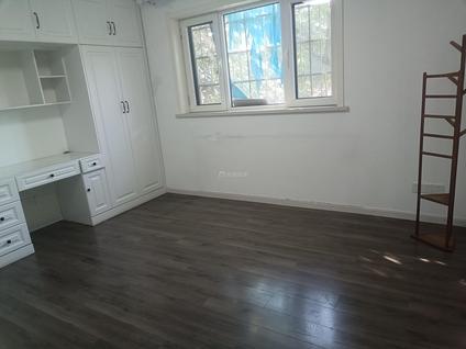 和平体育馆街整租 马场别墅2室1厅/57平/中楼层