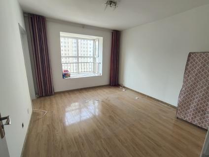 城西海湖新区整租 西城名邸4室2厅/152平/中楼层