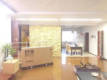 皇姑辽宁大学整租 凯兴花园3室2厅/165平/低楼层