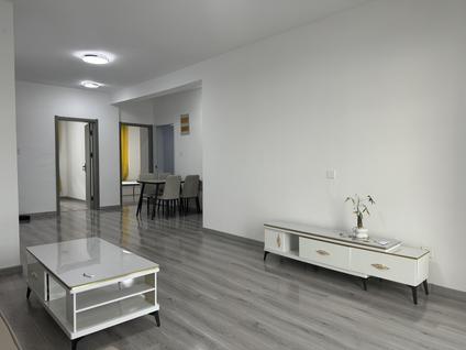 即墨创智新区整租 新兴中心城3室2厅/95平/顶层