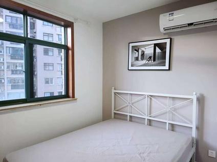 虹口四川北路合租 华清名苑4室1厅/8平/中楼层