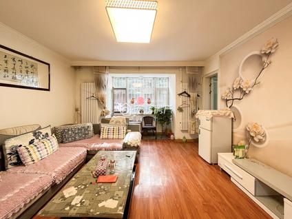 七里河建工局整租 运管处家属院2室2厅/66平/低楼层