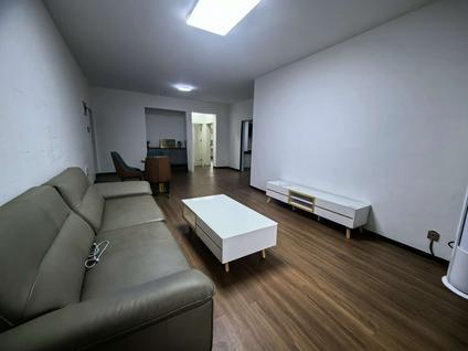 红旗洪门整租 华天公馆3室2厅/117平/低楼层