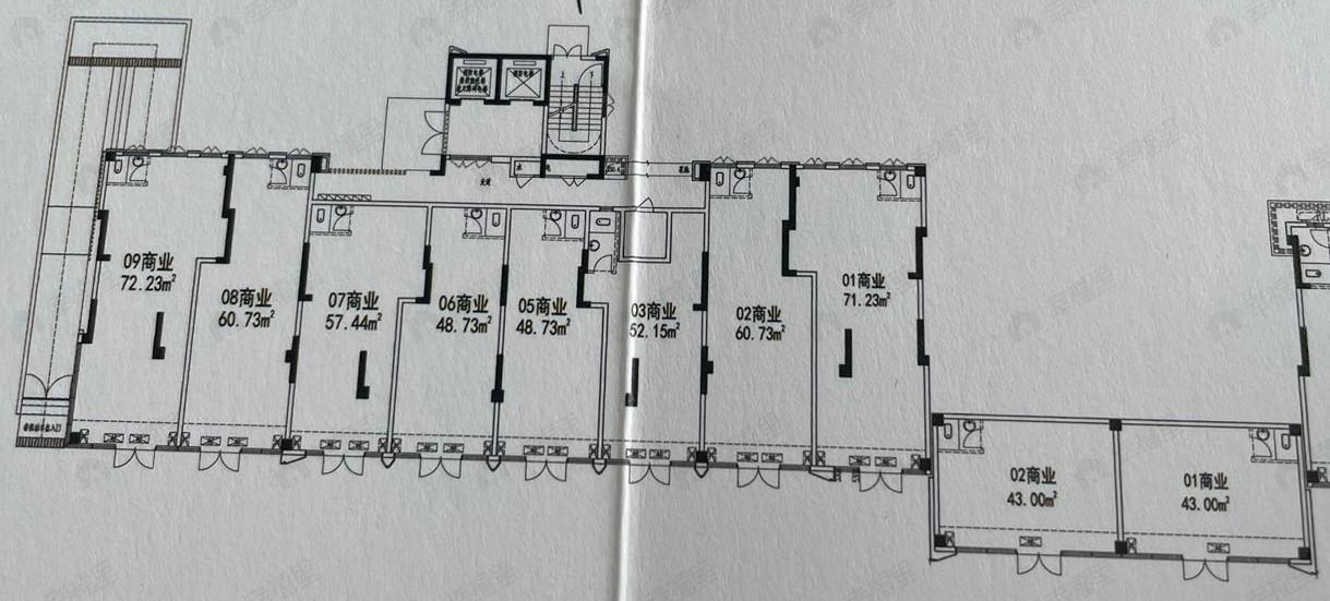 1室1厅1卫建面75平南户型图
