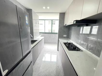 杨浦东外滩整租 长阳新苑3室2厅/126平/中楼层