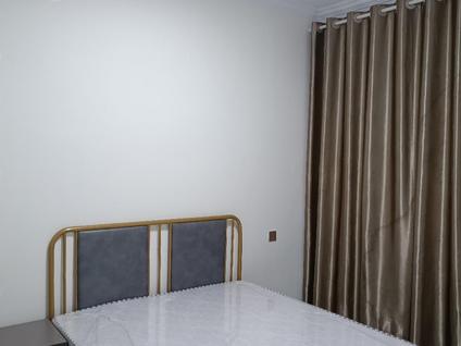 银海银海整租 乾坤国际城3室2厅/89平/中楼层