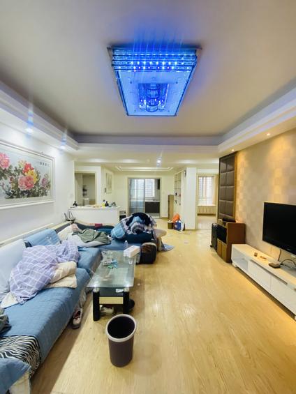 东西湖金银湖整租 祥生柏景湾3室2厅/127平/中楼层