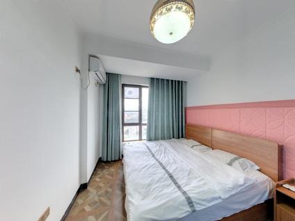 银海银海整租 大唐听海居3室2厅/110平/中楼层