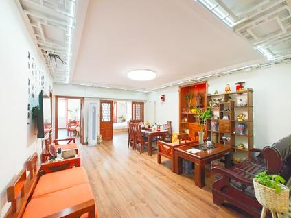 市南闽江路整租 鹏程花园3室1厅/135平/中楼层