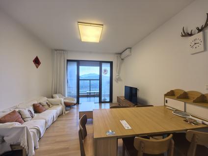 罗湖蔡屋围整租 中海鹿丹名苑4室2厅/121平/低楼层