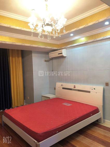 临渭临渭整租 万达广场(新区东路)1室1厅/45平/中楼层