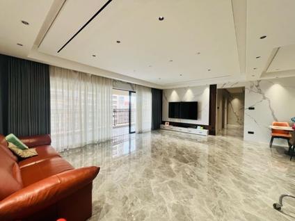 江城江城整租 丰泰公园里3室2厅/155平/中楼层