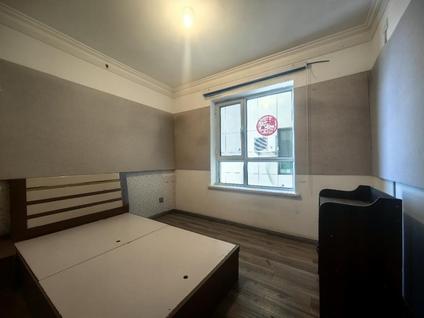 新市铁路局整租 润和园3室2厅/104平/高楼层