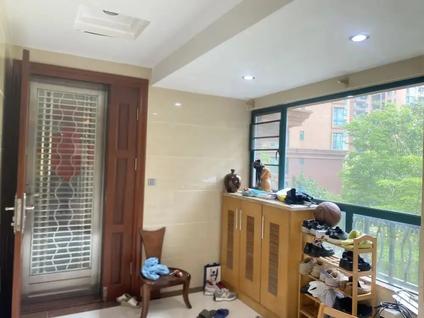 北京君汇华庭5室2厅178.71平低楼层/共31层