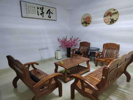 琼山龙昆南整租 佳宝花园3室2厅/125平/中楼层