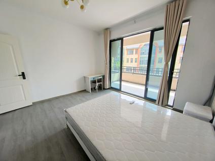 undefined合租·万和郦景 4室1厅 南卧12㎡ | 南 | 铁西 云峰