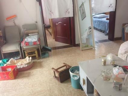 华龙华龙整租 阳光丁香园2室1厅/74平/低楼层
