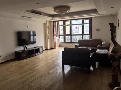 经区九龙湾整租 五洲太阳城天琴园3室2厅/161平/中楼层