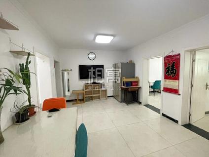 大兴枣园合租 兴华园3室1厅/18平/低楼层