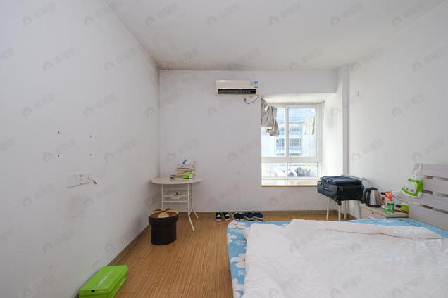 北京金山公园,单身公寓,户型好,位置好1室1厅 | 30.45㎡ | 南 北 | 金山公元中楼层/共8层