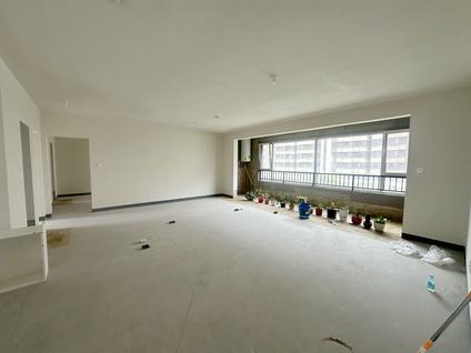 长清长清整租 南益名悦常青4室2厅/164平/中楼层