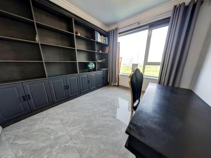 万柏林千峰南路整租 润景园著3室2厅/173平/中楼层