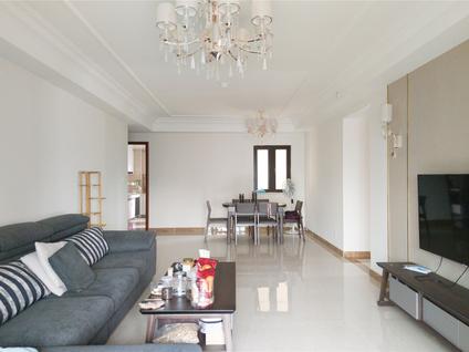 两江新区江北嘴整租 恒大中央广场(二期)4室2厅/142平/低楼层