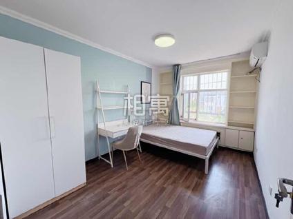 昌平回龙观合租 龙腾苑(三区)3室1厅/18平/高楼层