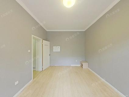 东城王府井整租 红霞公寓3室1厅/74平/低楼层