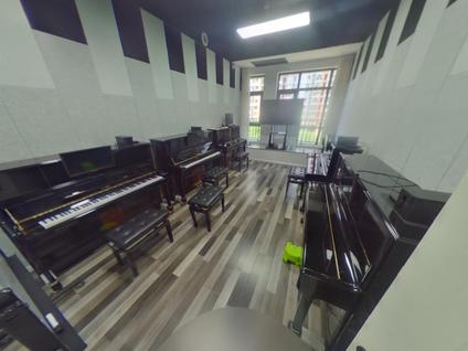 雁塔曲江城市运动公园整租 中海凯旋门1室1厅/278平/低楼层