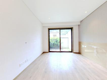 安吉安吉整租 悠隐南山4室2厅/194平/中楼层