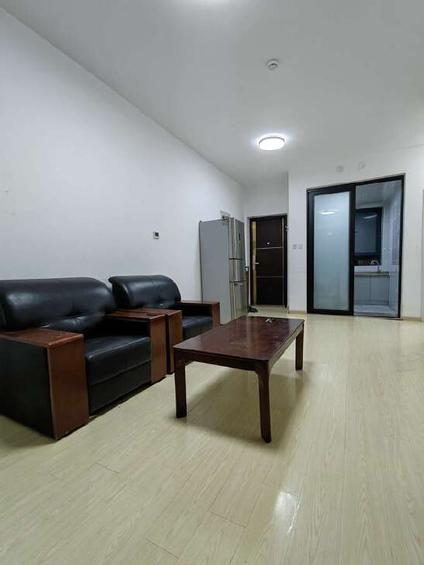 历下解放东路整租 绿地IFC中央公馆B11地块2室2厅/76平/中楼层