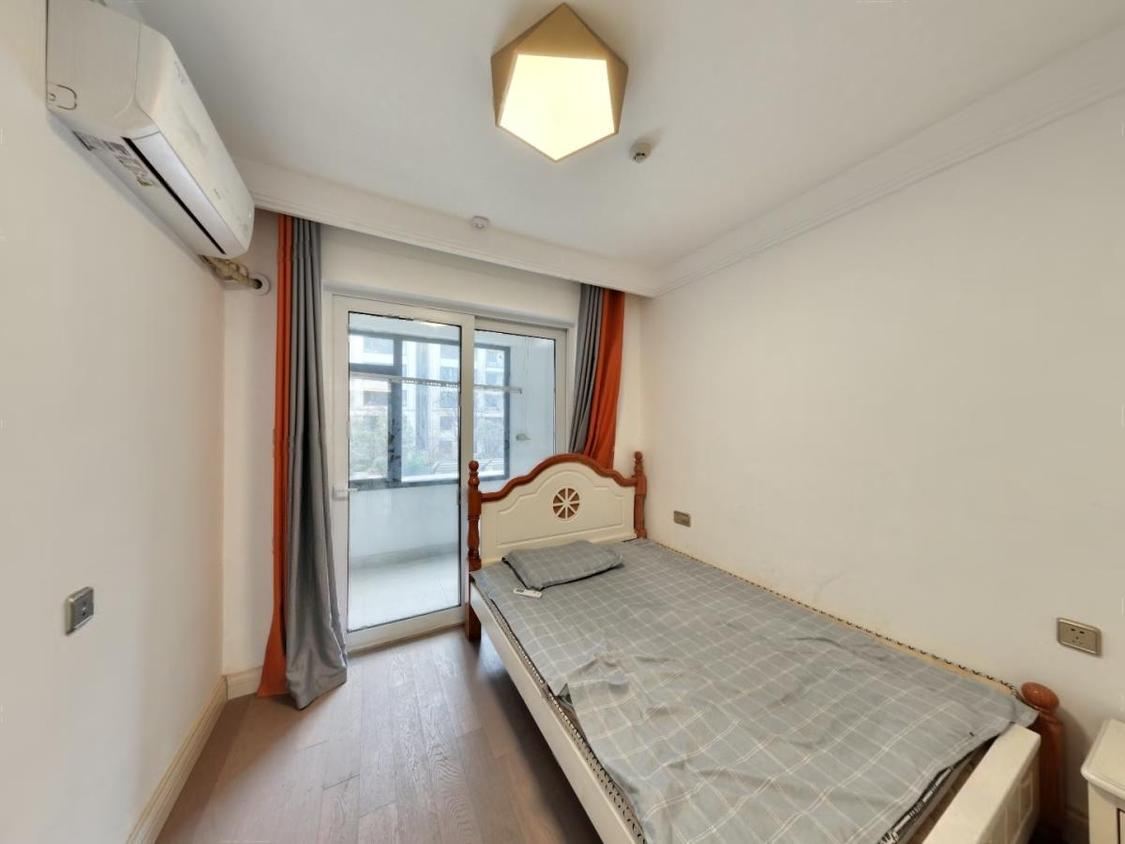 整租·万科翡翠之光