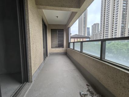 余杭良渚整租 碧水澜天华庭4室2厅/133平/中楼层