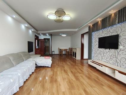 昌平昌平县城整租 花样年华3室2厅/138平/高楼层