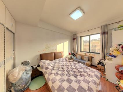 漳浦漳浦整租 汤泉世纪4室2厅/140平/低楼层