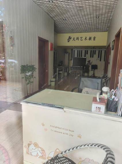 五华丰宁整租 创意英国小区(棕榈泉公园)1室1厅/107平/高楼层