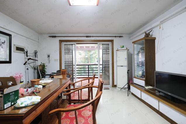 福州台江万达板块,入户花园三房并排朝南4室2厅 | 116.53㎡ | 南 北 | 武夷绿洲1期低楼层/共6层