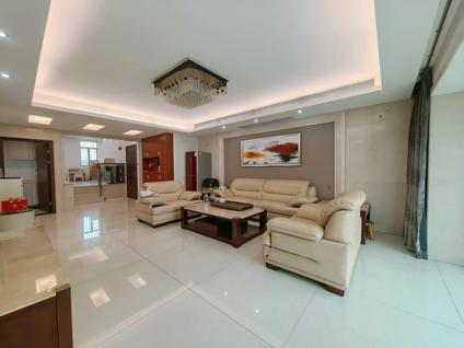 宝安新安整租 弘雅花园(三期雅豪轩)5室2厅/189平/中楼层