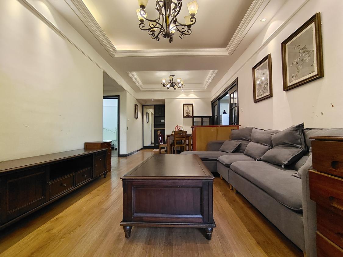 整租·融创凡尔赛(领馆四期)