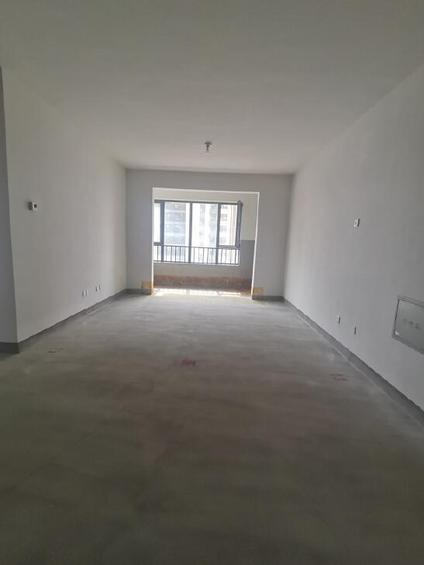 市中二环南路合租 绿地新里城4室2厅/25平/高楼层