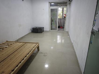 罗湖布心整租 松泉公寓1室0厅/30平/低楼层