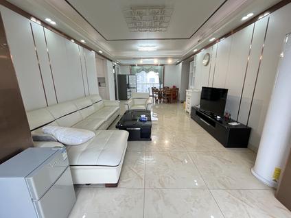 美兰国兴整租 盛达景都二期3室2厅/150平/高楼层