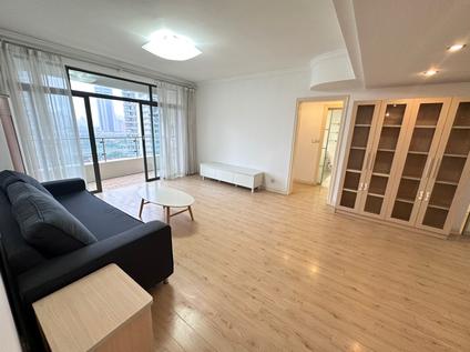 静安南京西路整租 中凯城市之光(静安)3室2厅/150平/中楼层