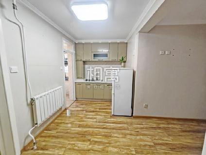 石景山苹果园合租 赵山小区3室1厅/13平/中楼层