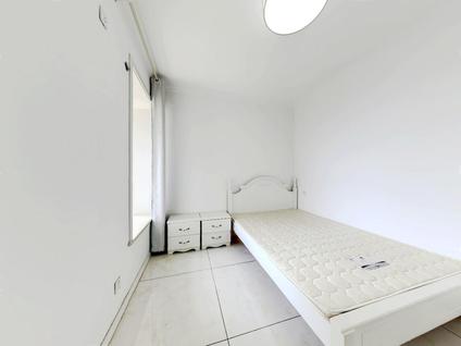 雁塔曲江大道整租 曲江龙邸2室2厅/79平/高楼层