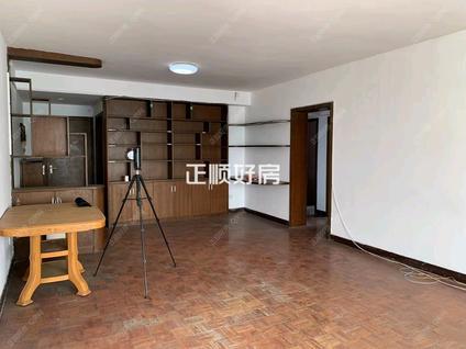 香洲湾仔整租 鸿景花园3室2厅/126平/中楼层